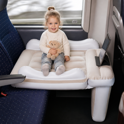 Nadmuchiwane łóżeczko podróżne för småbarn med förlängning av sittdelen för flygplan och bilar