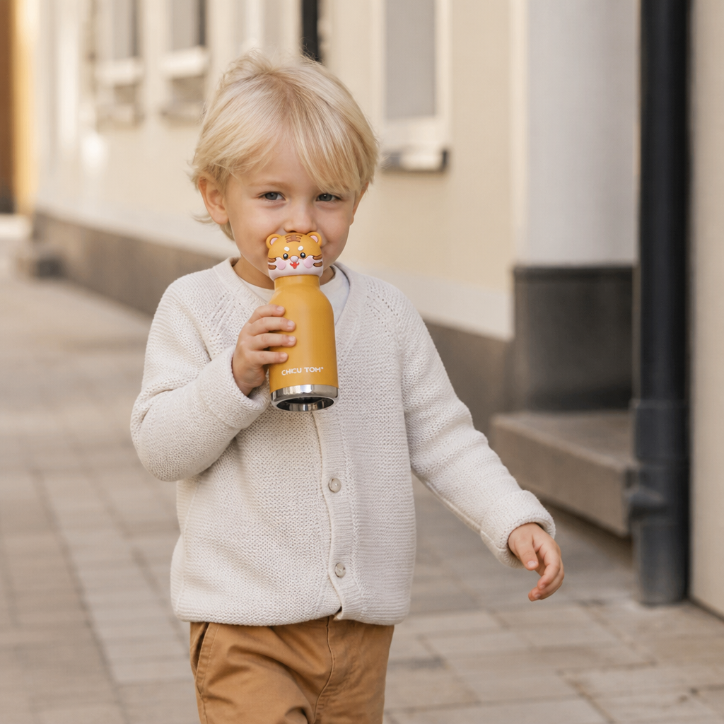 Söt Isolerad Dryckeskopp i Rostfritt Stål med Tecknat Djurmotiv och Sugrör – 480 ml