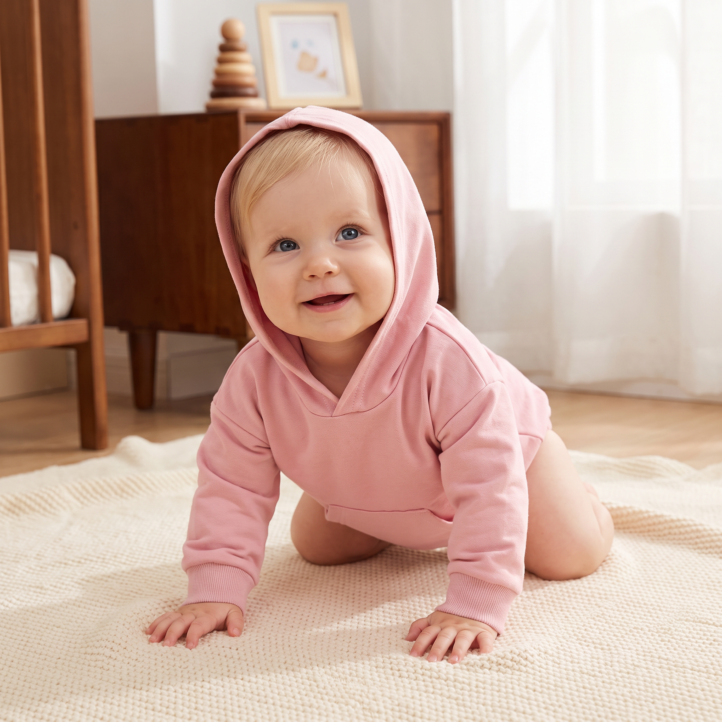 Babyromper med huva – Mjuk långärmad sparkdräkt med framficka